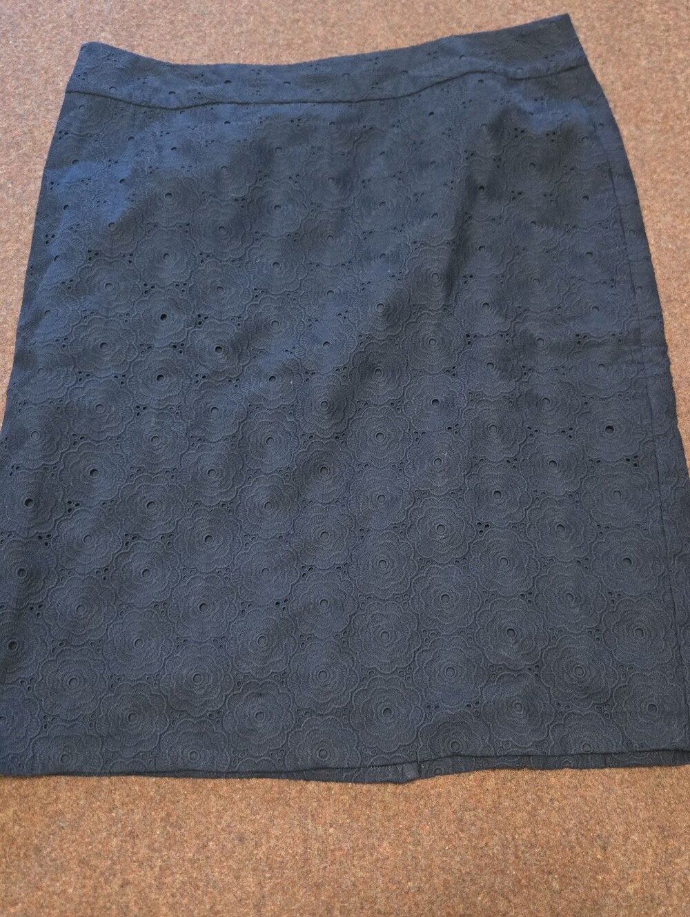 Talbots Classic Navy Floral Eyelet Pencil Skirt Size 10 Navy Blue
